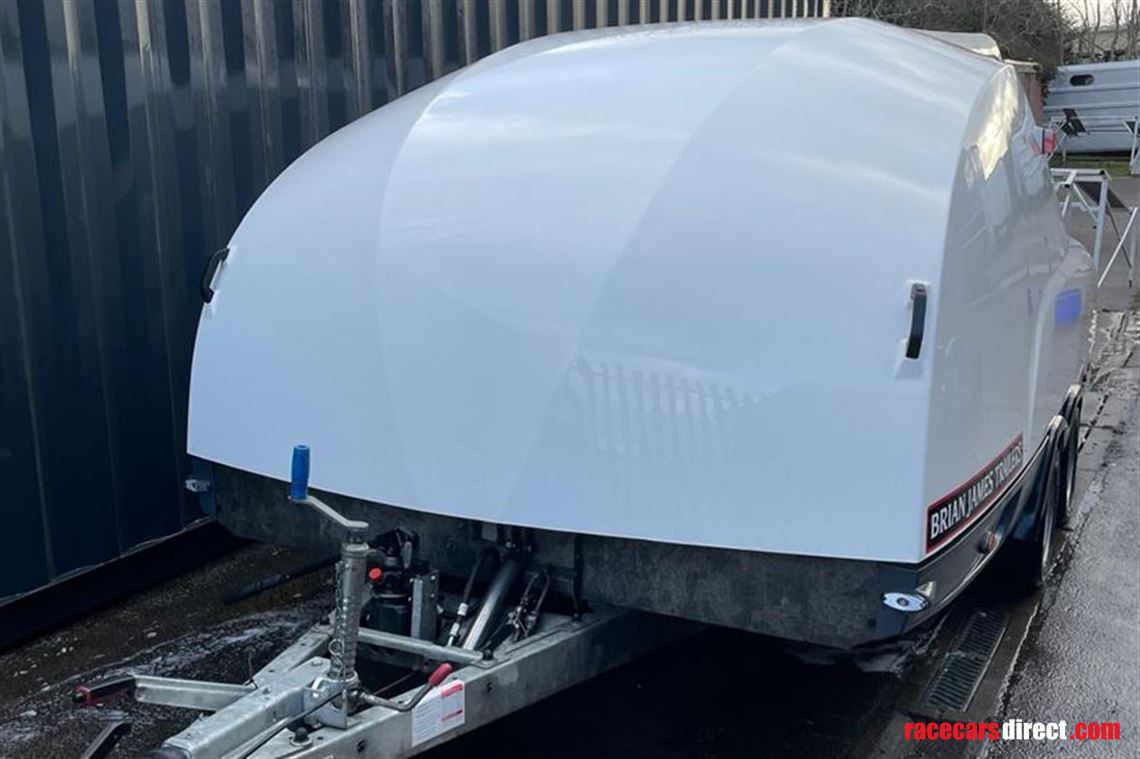 brian-james-300-race-trailer