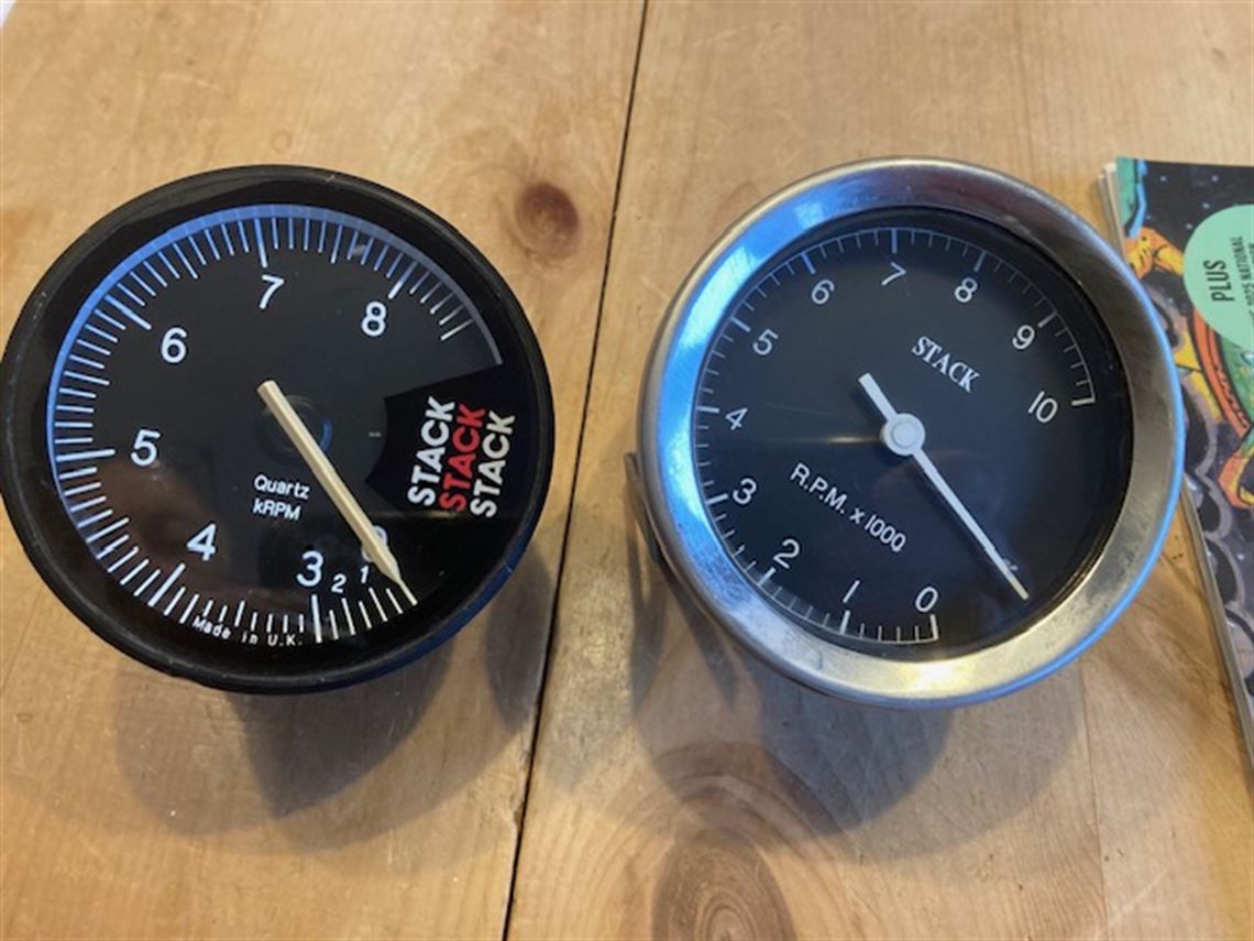 stack-st400-tachometer