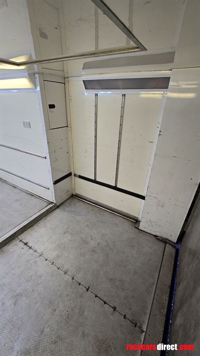 hopkins-race-car-trailer-with-office