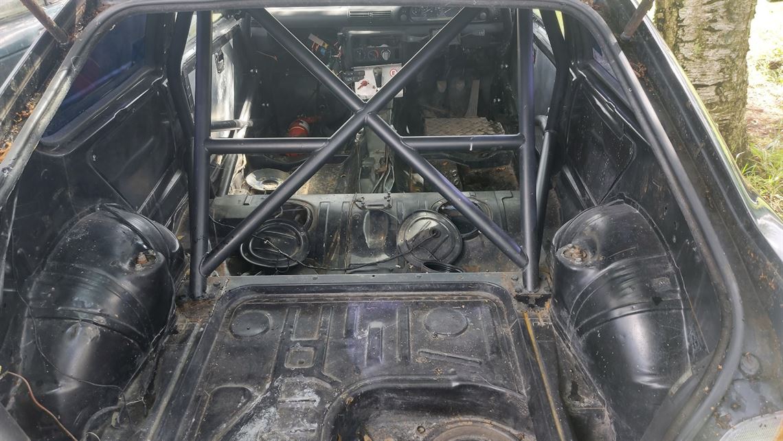 bmw-compact-cup-race-car