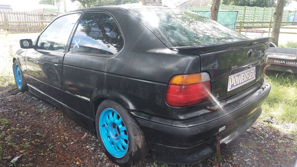 bmw-compact-cup-race-car