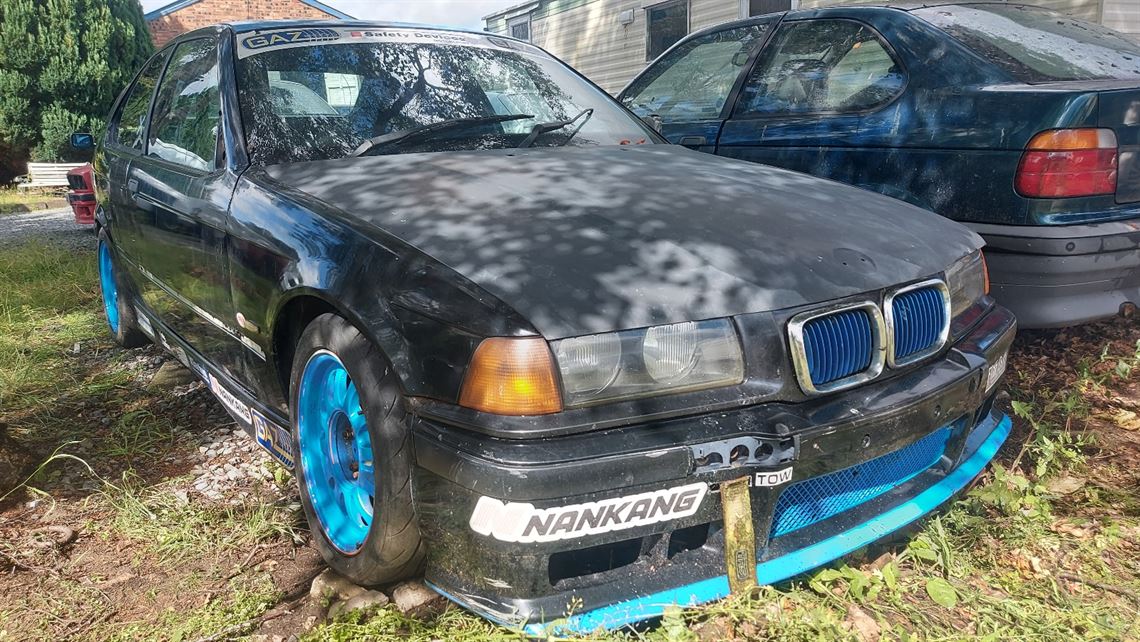 bmw-compact-cup-race-car