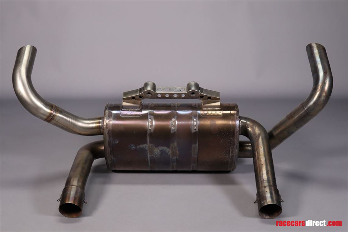audi-r8-lms-gt3-exhaust-system