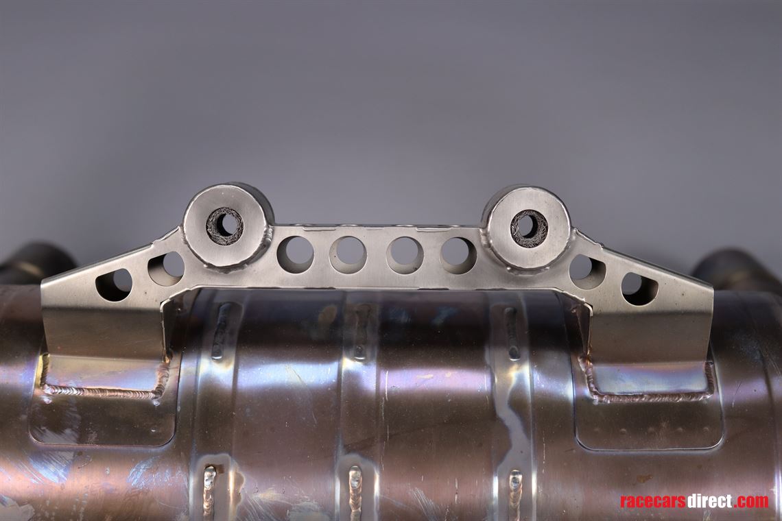 audi-r8-lms-gt3-exhaust-system