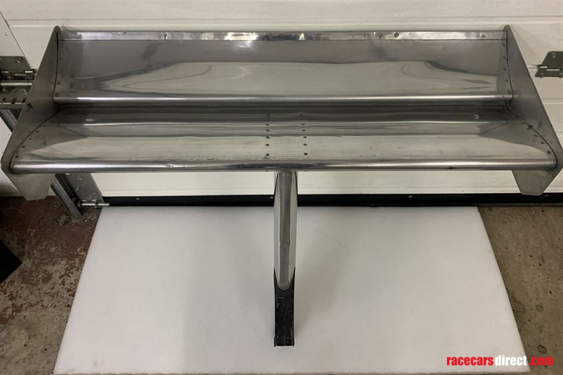 formula-ford-2000-rear-wing