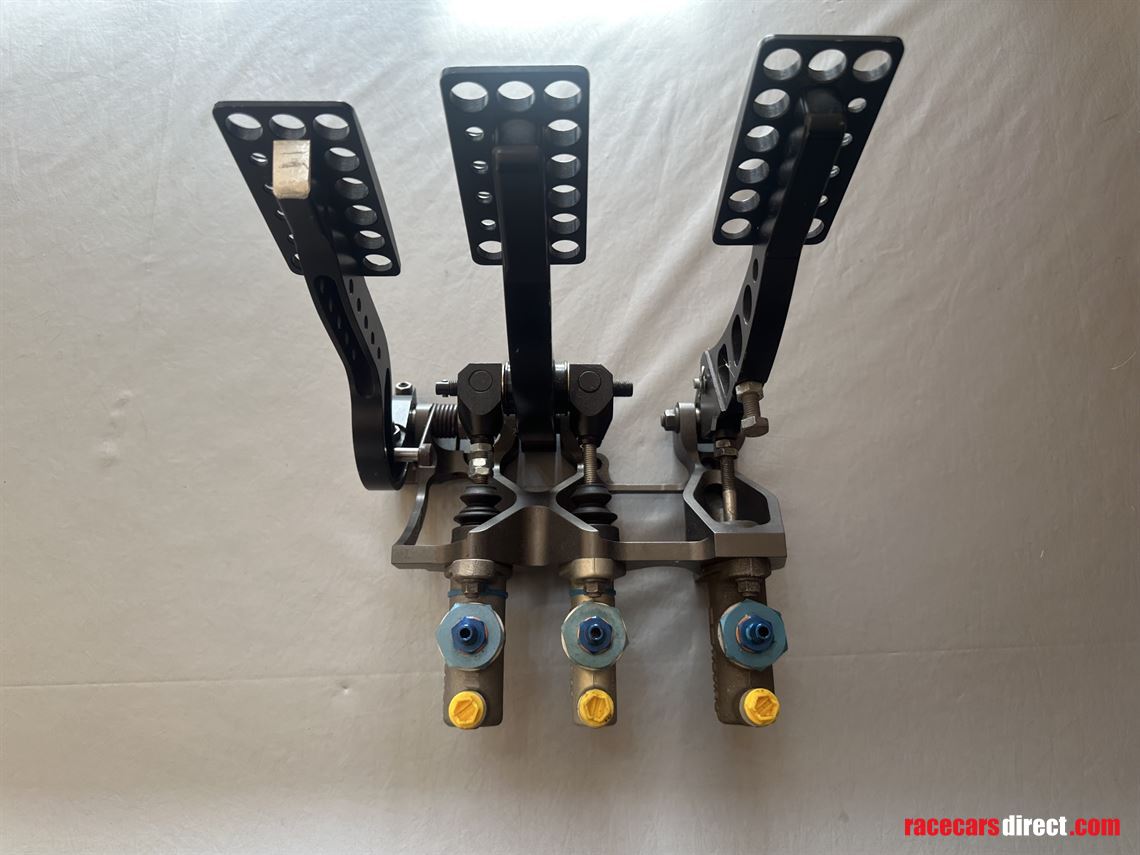ap-racing-cp5500-pedal-box