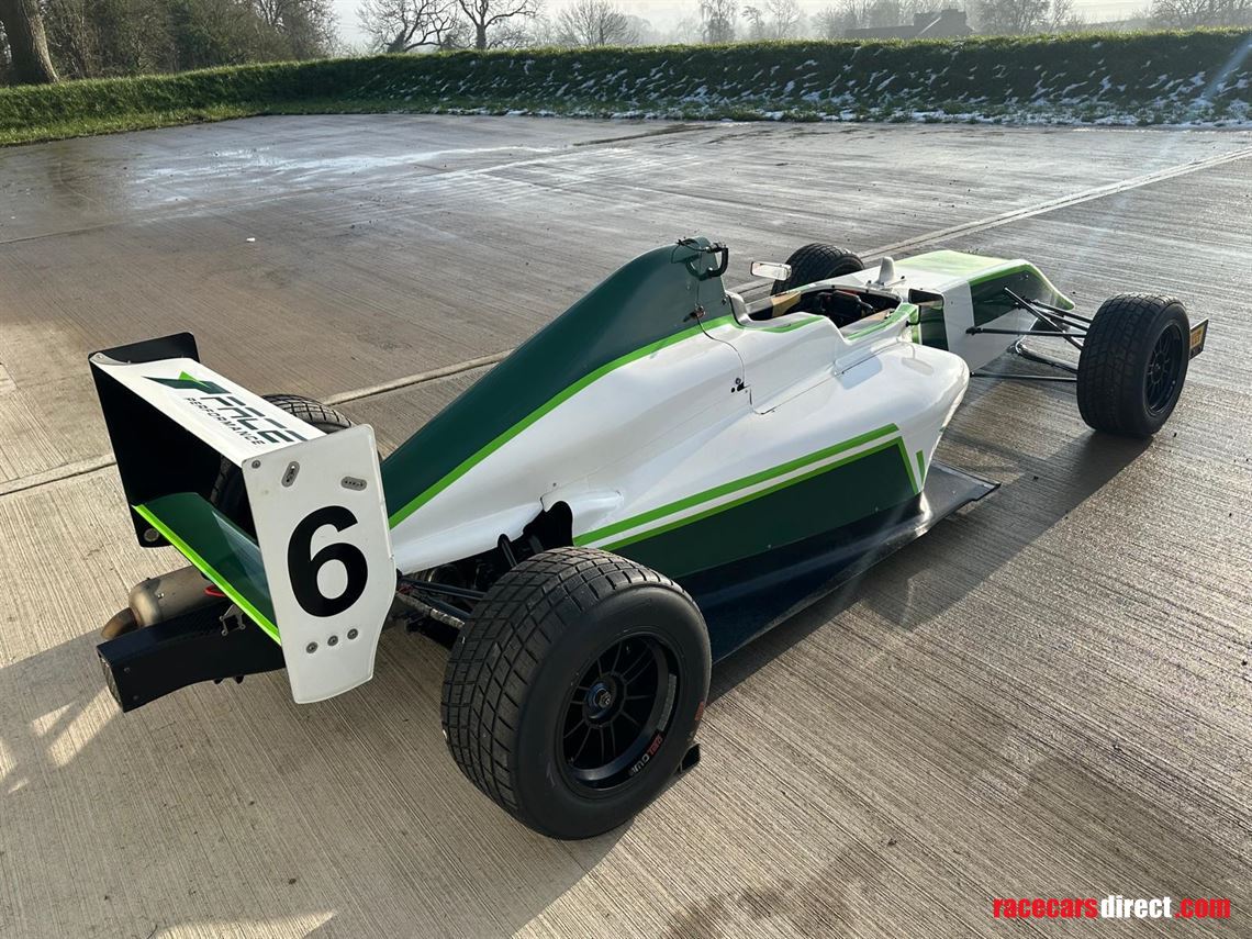 f4gb4-race-car