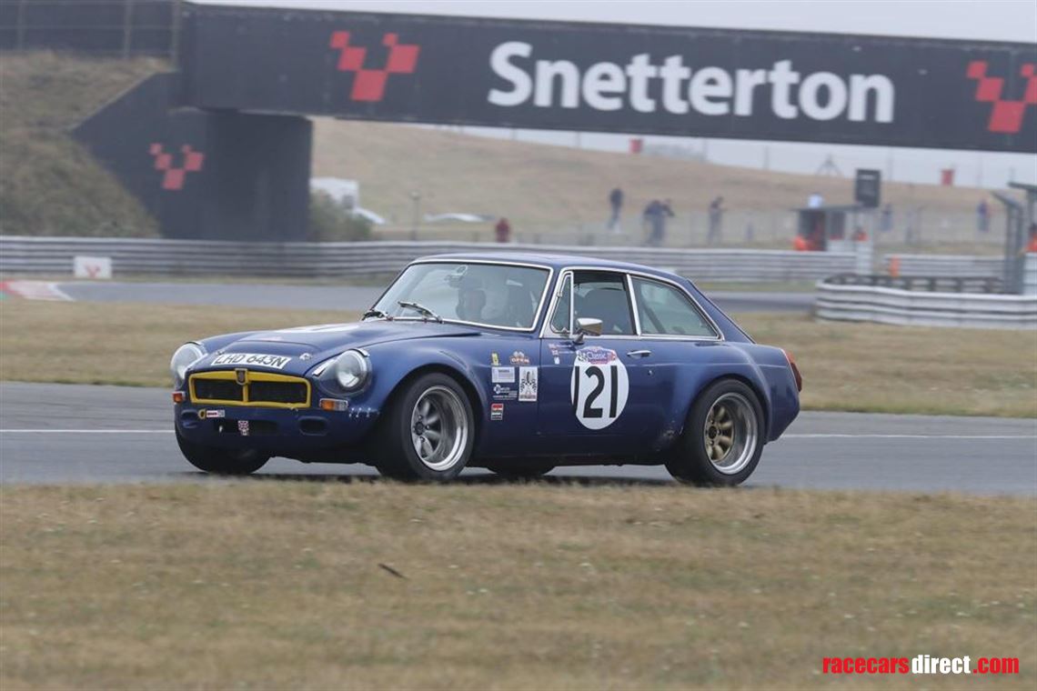 mgbgt-v8-280bhp-race-car