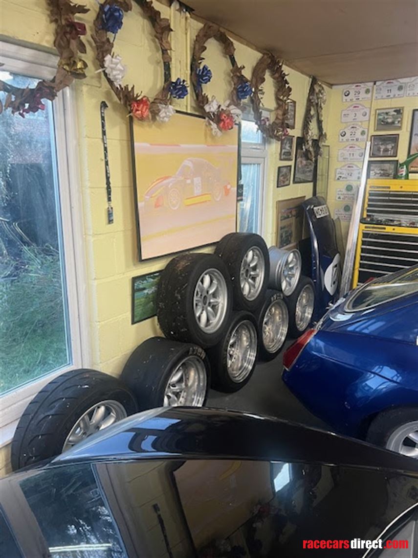 mgbgt-v8-280bhp-race-car