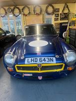 mgbgt-v8-280bhp-race-car