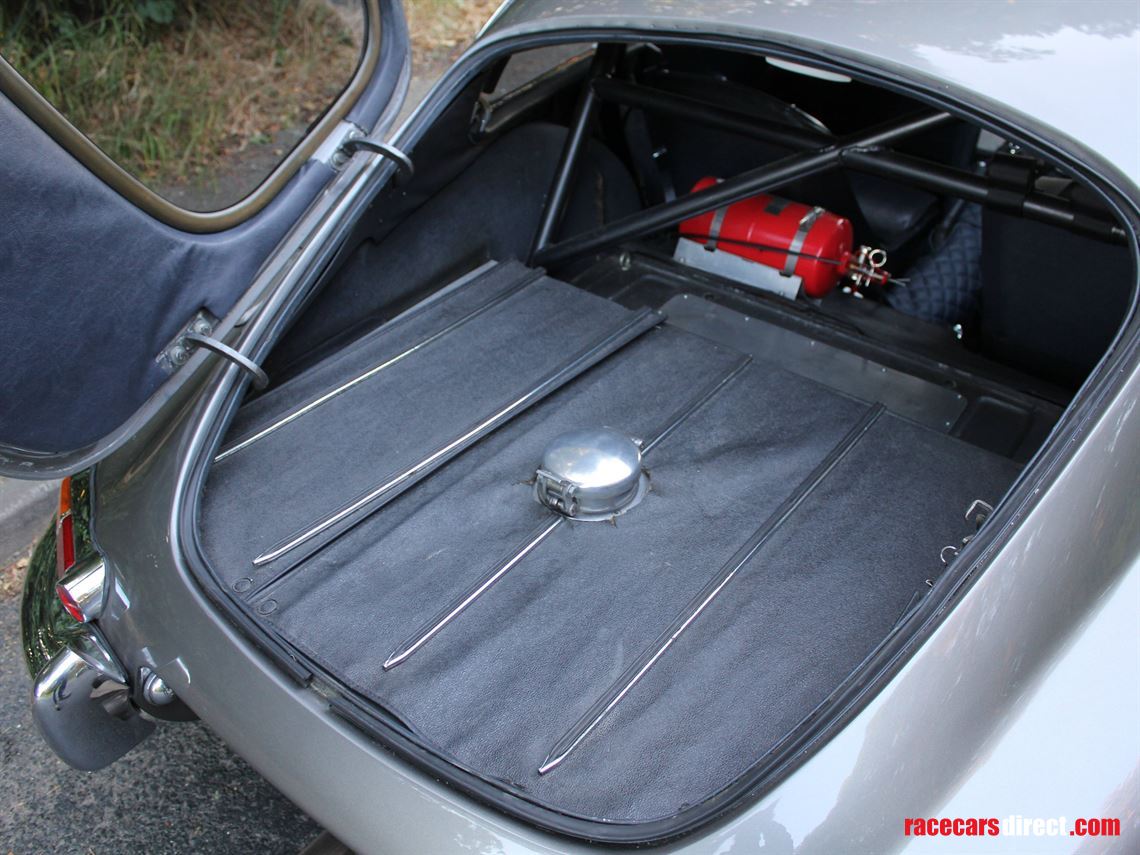 Foot / Fuel Tank Photo