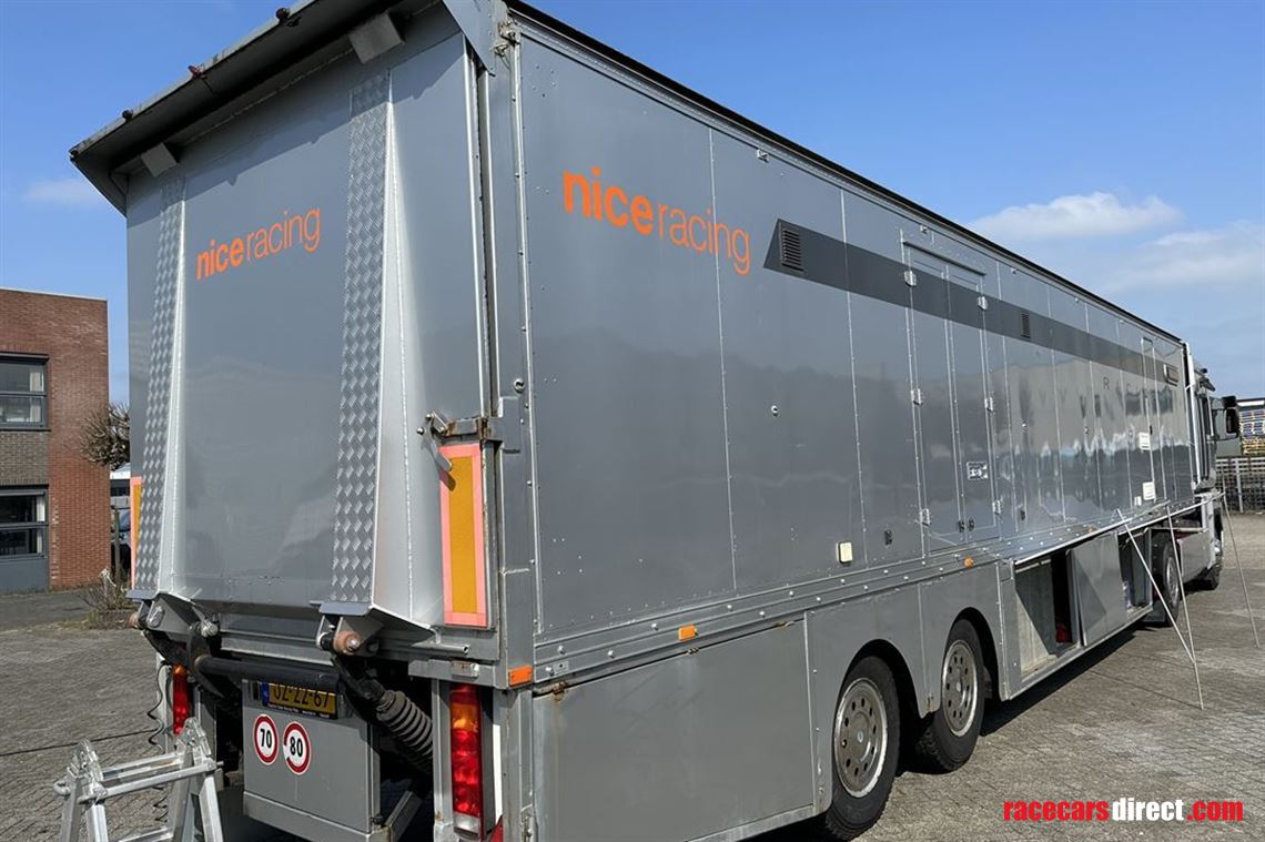 renault-magnuim-ae-truck-with-upholstered-rac