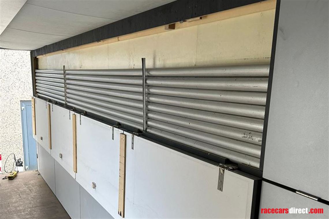 renault-magnuim-ae-truck-with-upholstered-rac