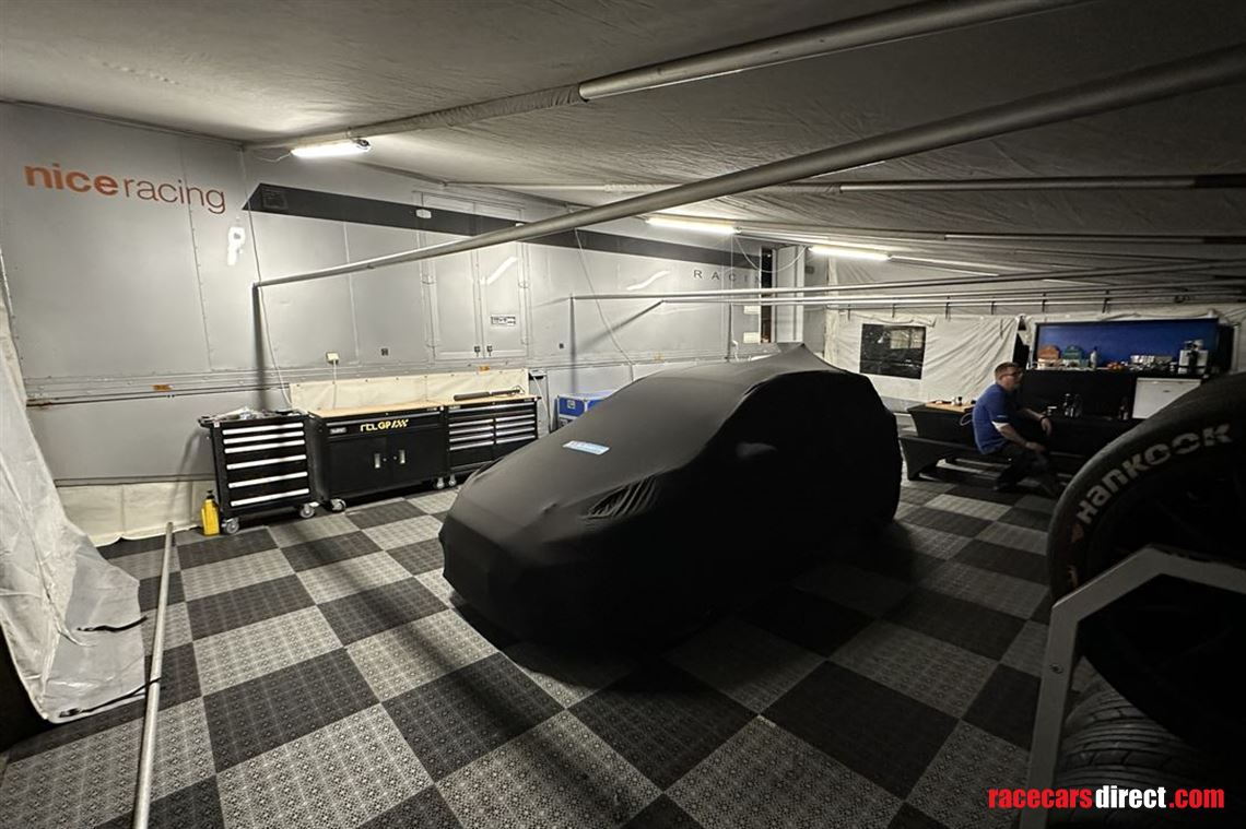 renault-magnuim-ae-truck-with-upholstered-rac