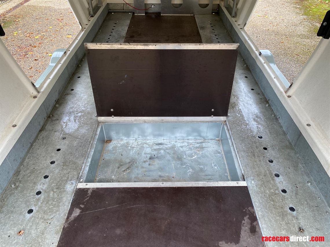 2020-prg-tracsporter-xw-enclosed-trailer