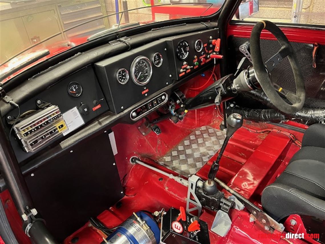 classic-mini-racehill-climb-car