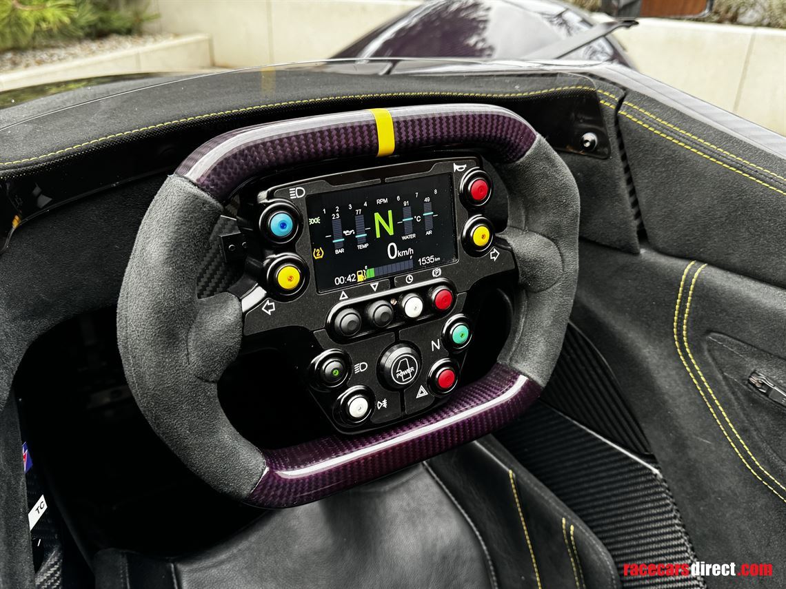 bac-mono-w-114-road-legal-only-1600km-305hp