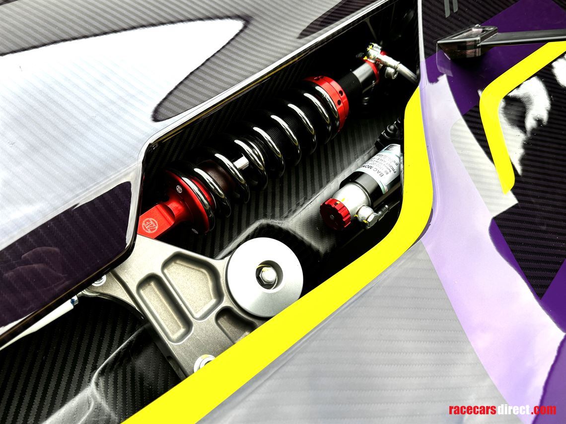 bac-mono-w-114-road-legal-only-1600km-305hp