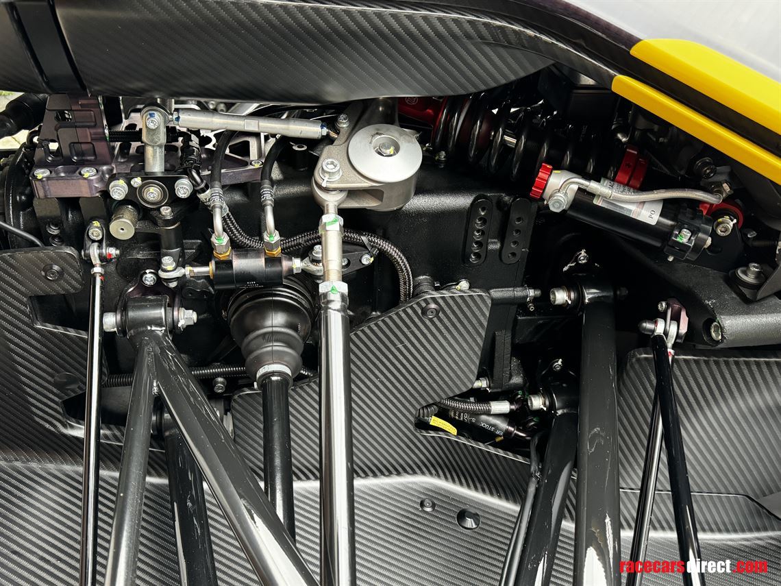 bac-mono-w-114-road-legal-only-1600km-305hp