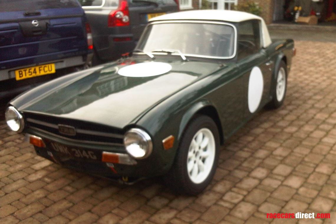 triumph-tr6-historic-race-car