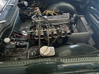 triumph-tr6-historic-race-car