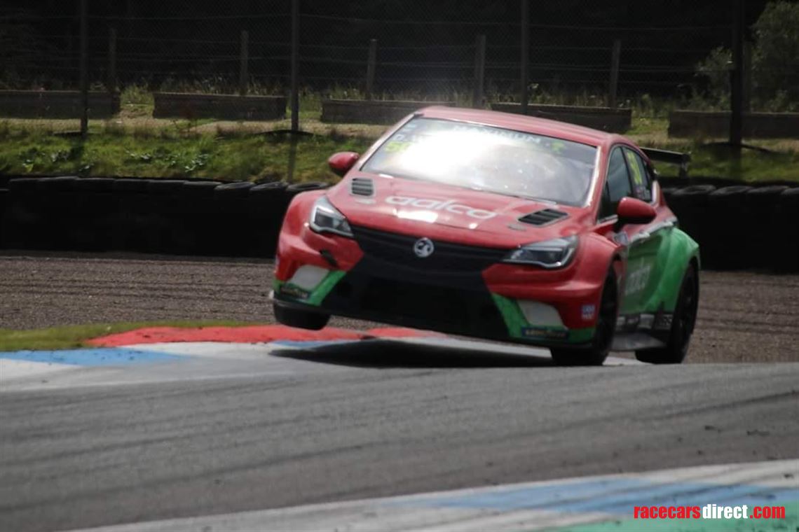 opel-vauxhall-astra-tcr