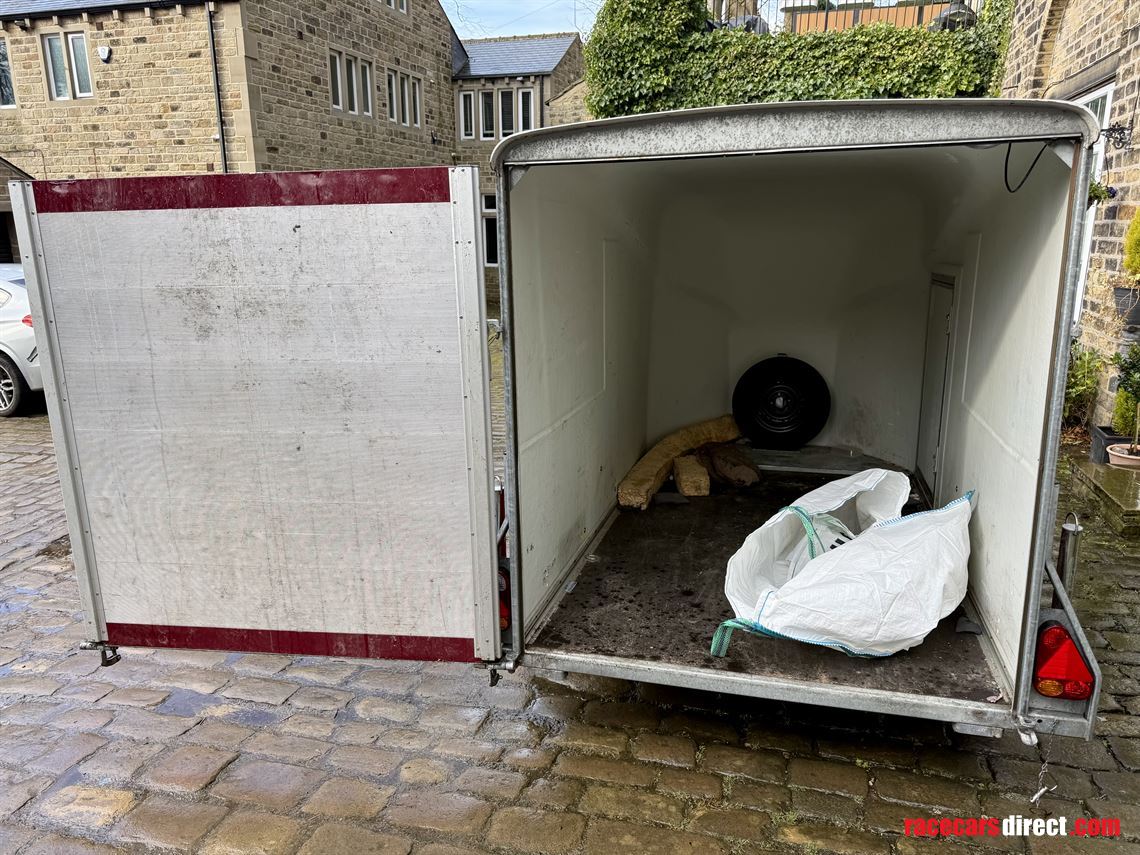 debon-cargo-1300-box-trailer