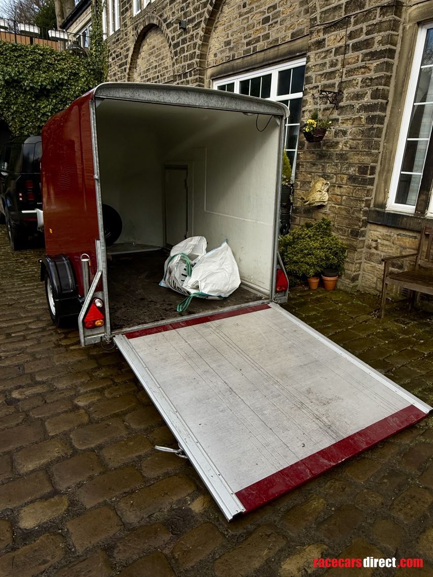 debon-cargo-1300-box-trailer