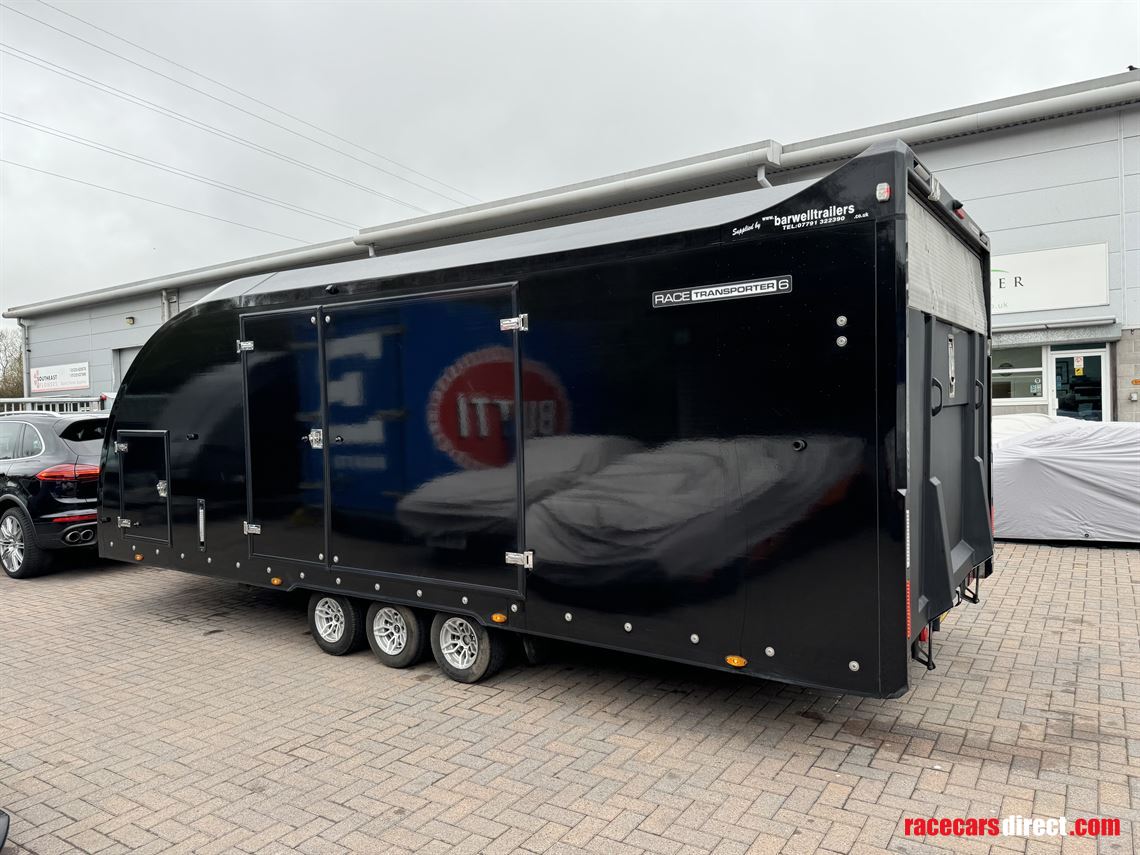 brian-james-race-transporter-60m-x-23m