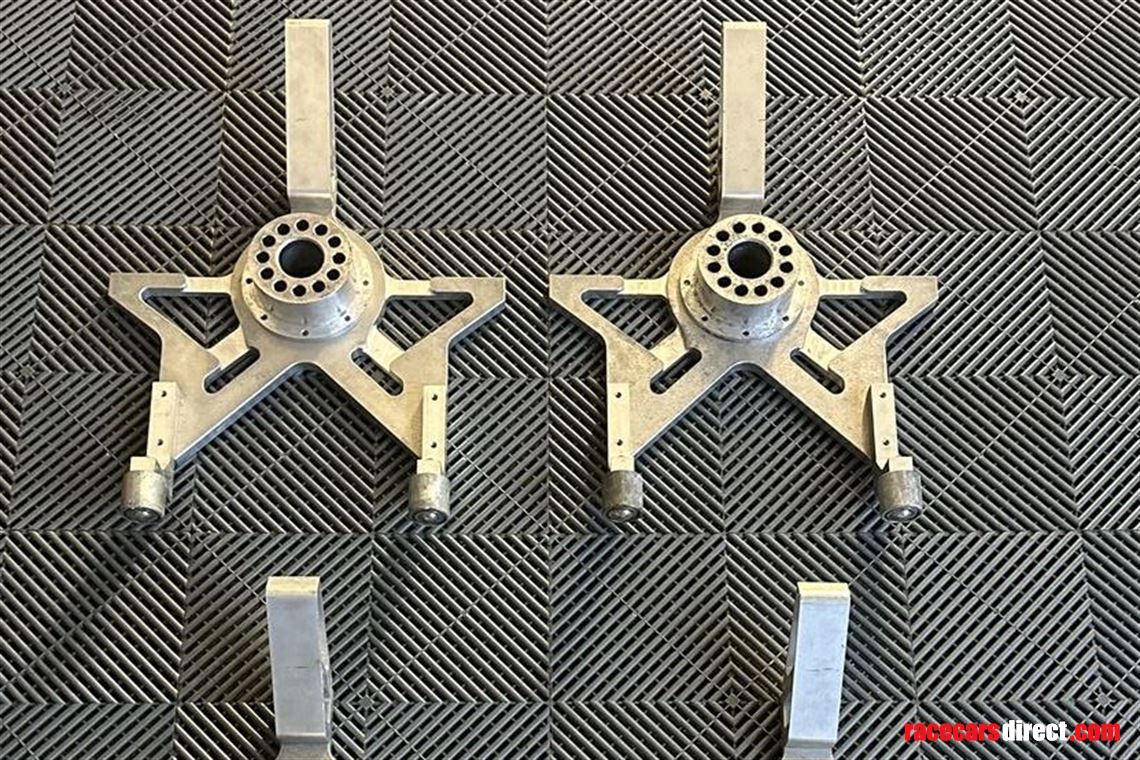 single-seat-or-formula-car-setup-hub-stands