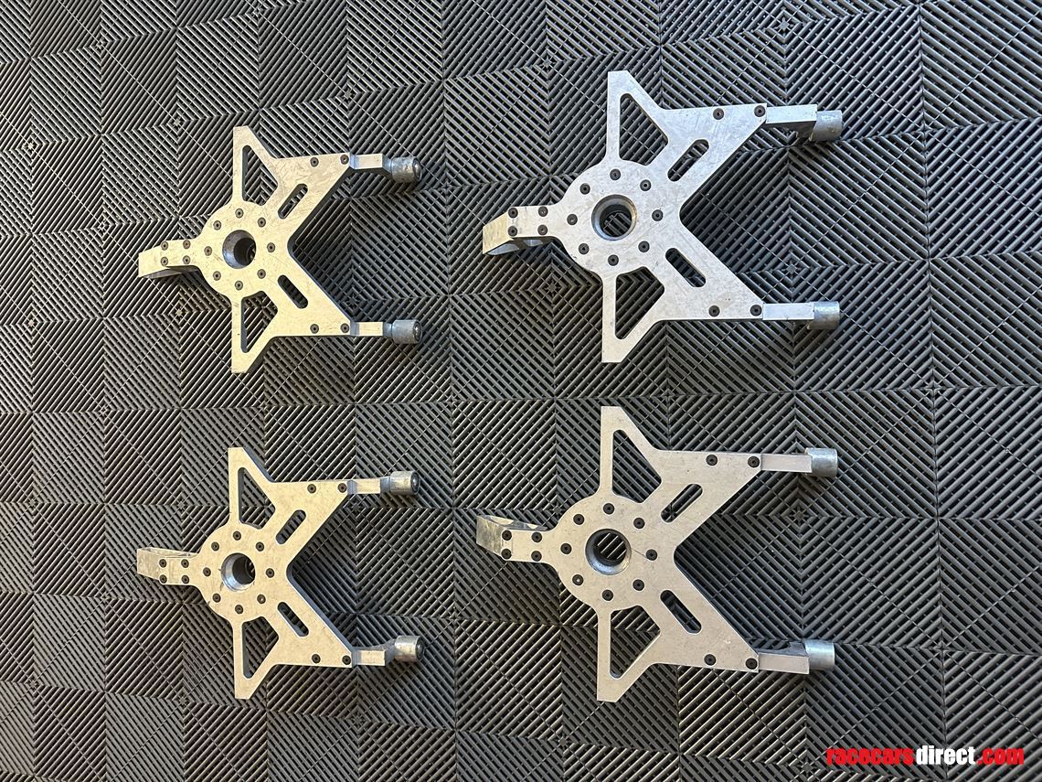 single-seat-or-formula-car-setup-hub-stands