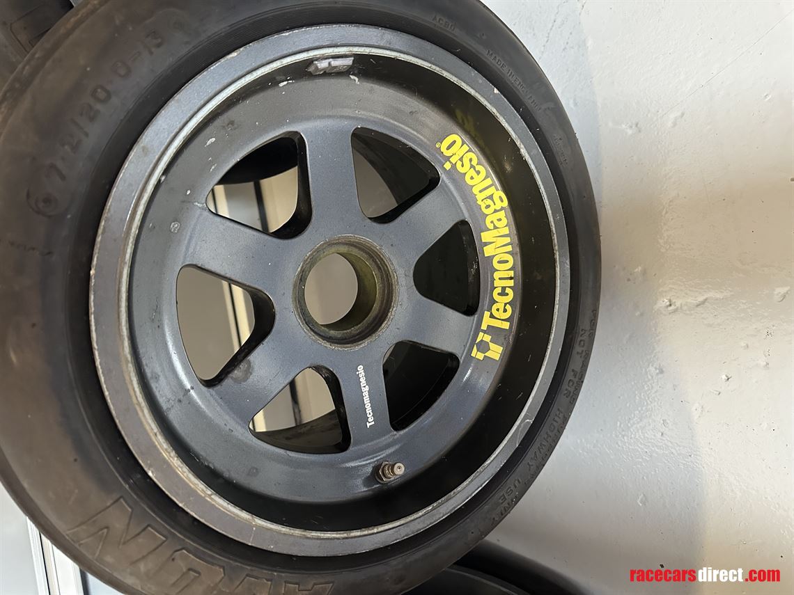 2-sets-tecnomagnesio-historic-f3-13-reynard-w