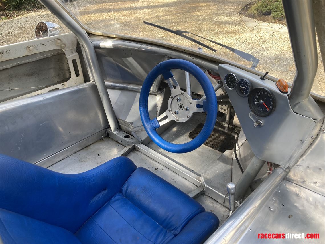 historic-impstiletto-special-saloon