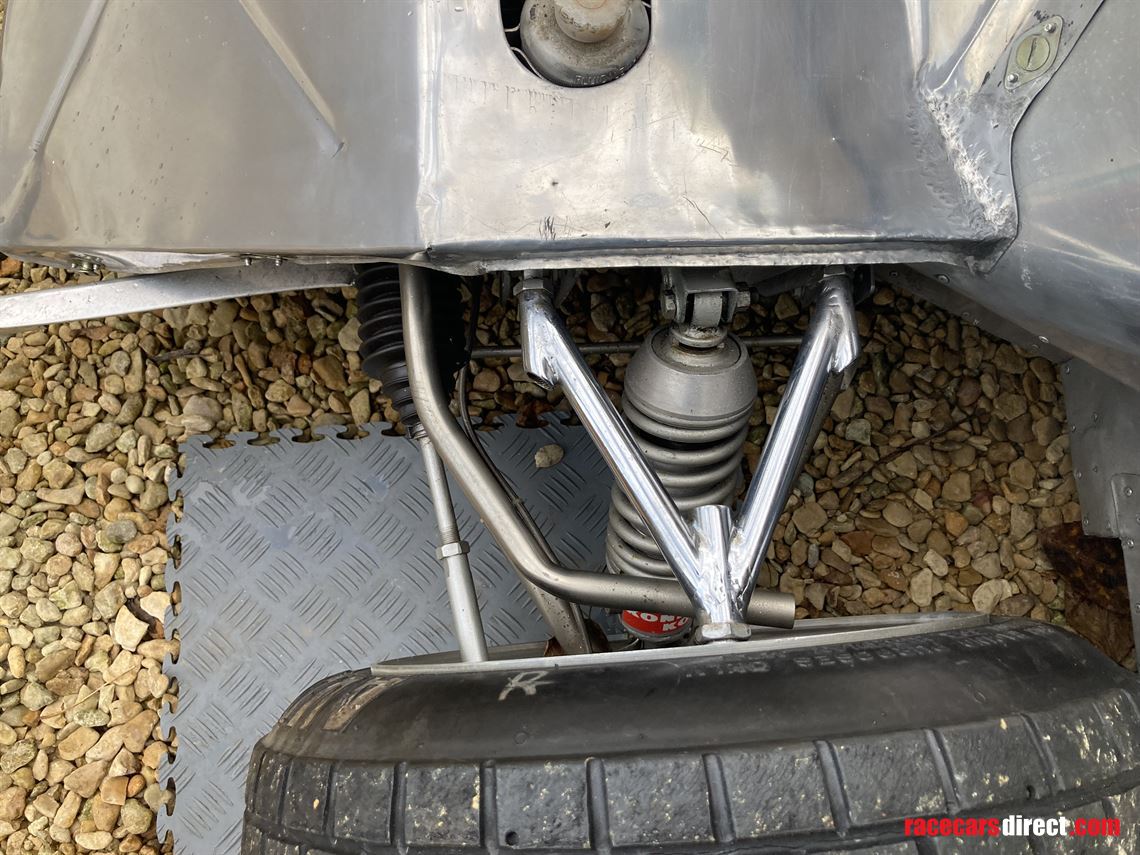 historic-impstiletto-special-saloon