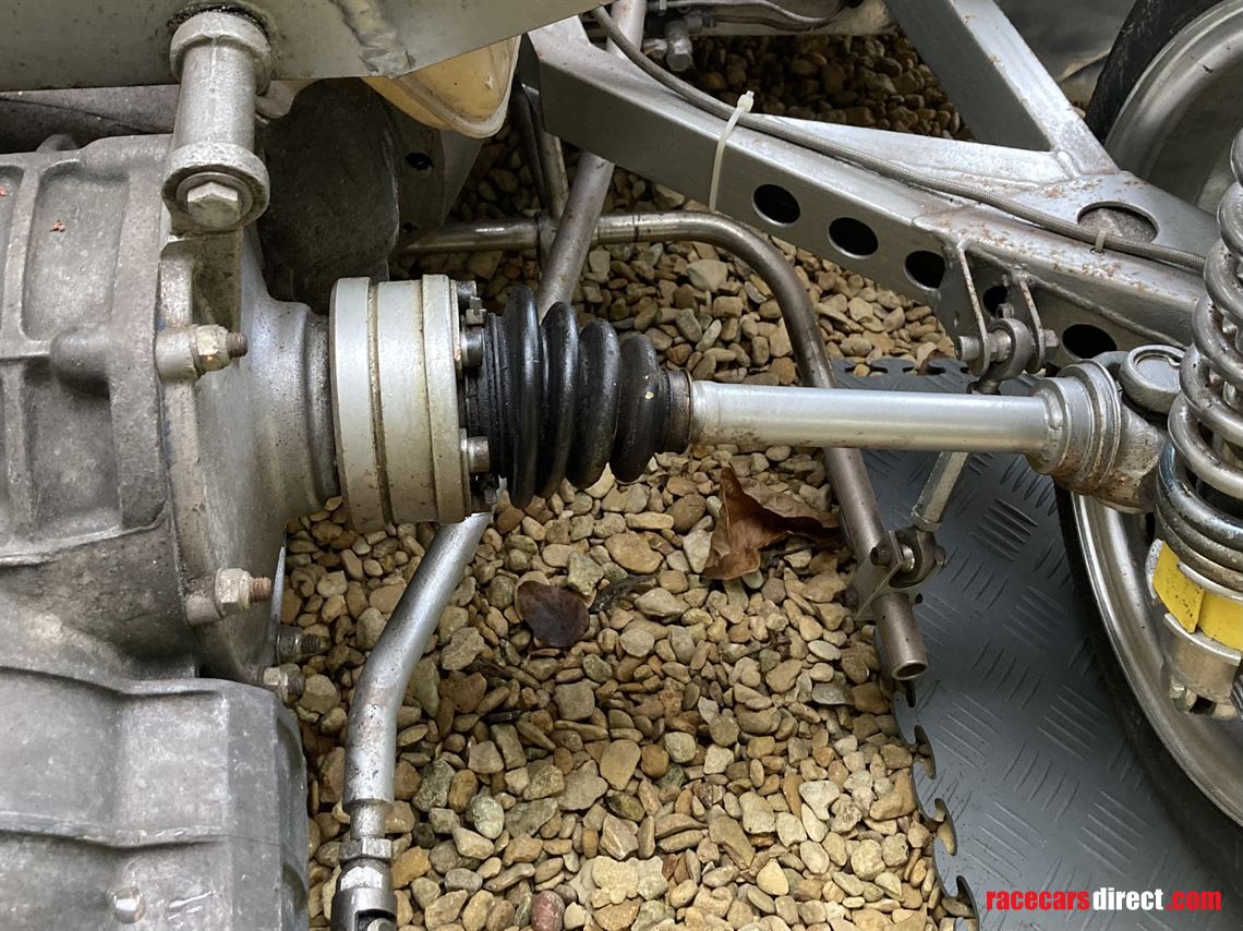 historic-impstiletto-special-saloon