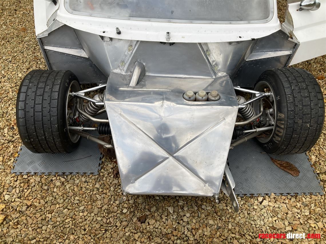 historic-impstiletto-special-saloon