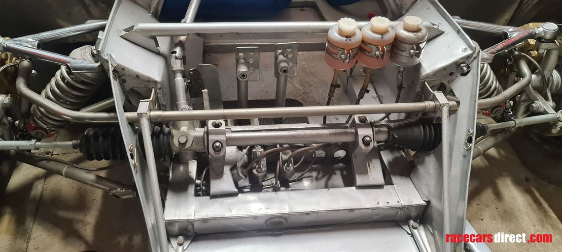 historic-impstiletto-special-saloon