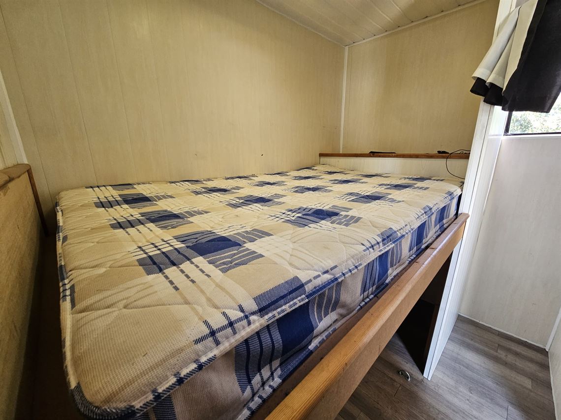 motorhome-and-trailer-rig