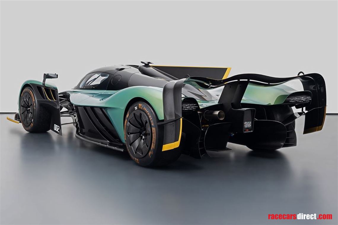 aston-martin-valkyrie-amr-pro