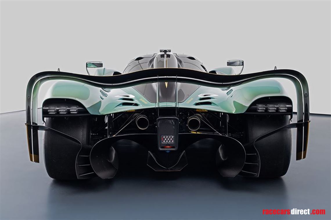 aston-martin-valkyrie-amr-pro