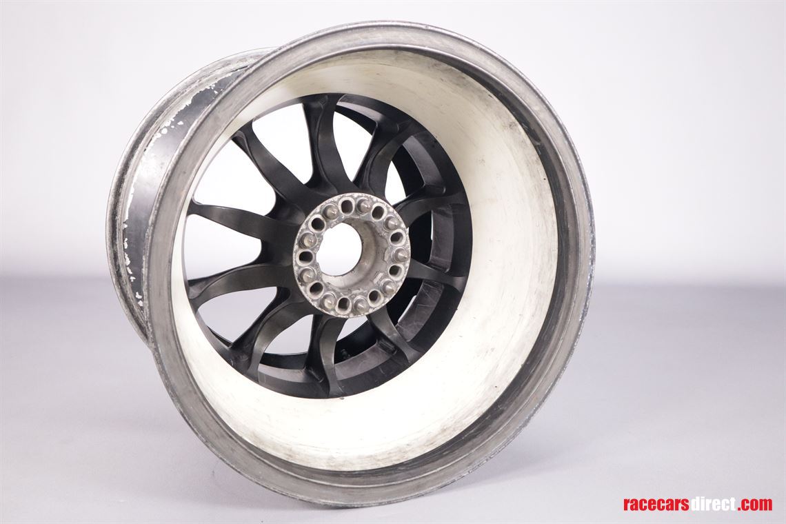 audi-r18-lmp-rear-wheel-13x18-year-2016
