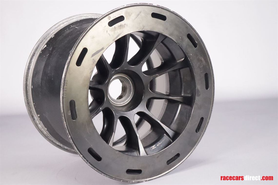 audi-r18-lmp-rear-wheel-13x18-year-2016