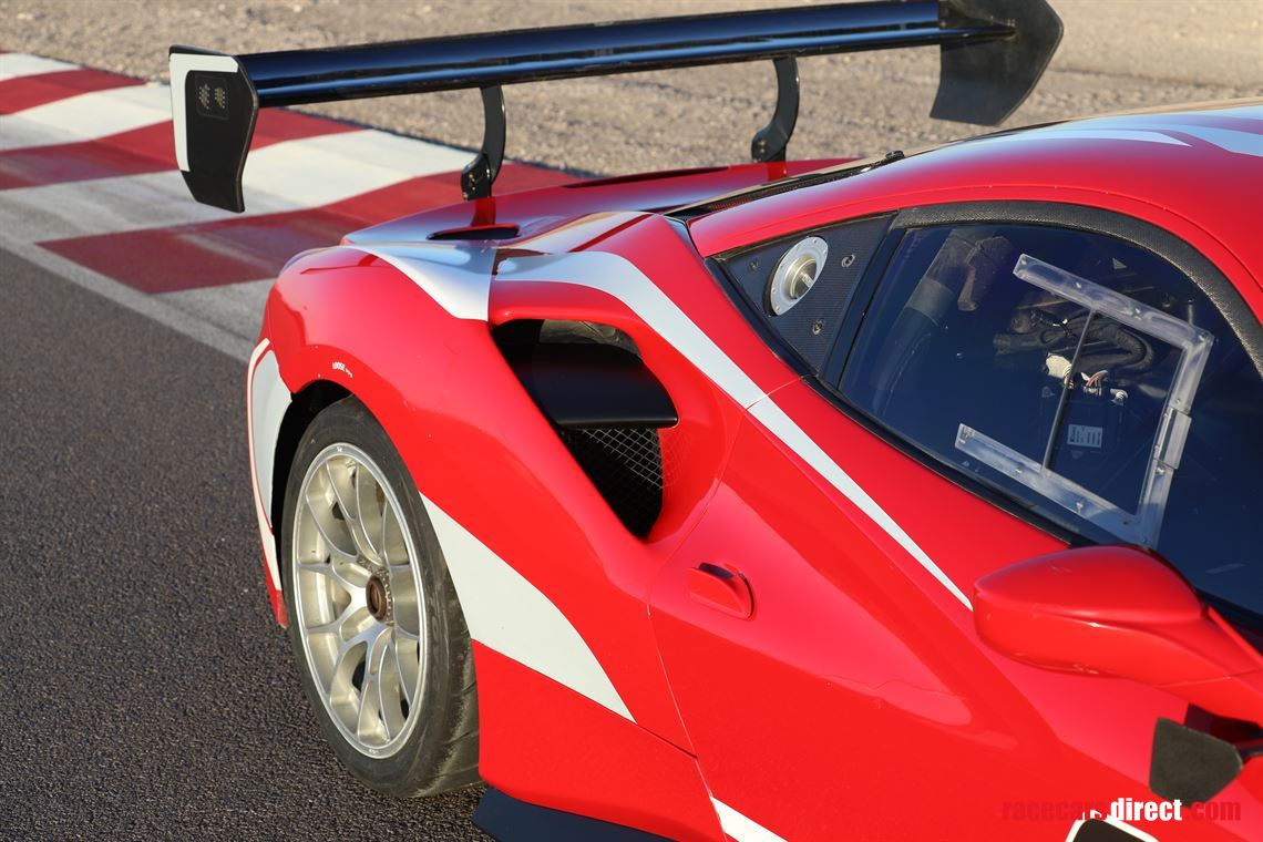 2017-ferrari-488-challenge-evo