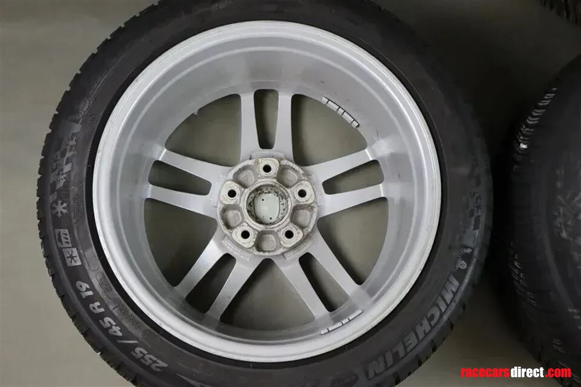 porsche-panamera-19-inch-turbo-wheels-with-wi