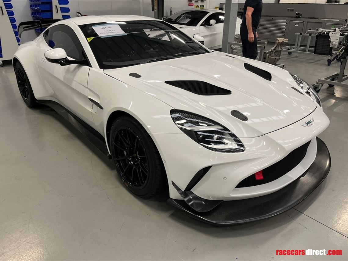 aston-martin-vantage-gt4---new-2025-model
