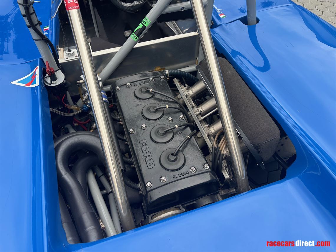 lola-t212