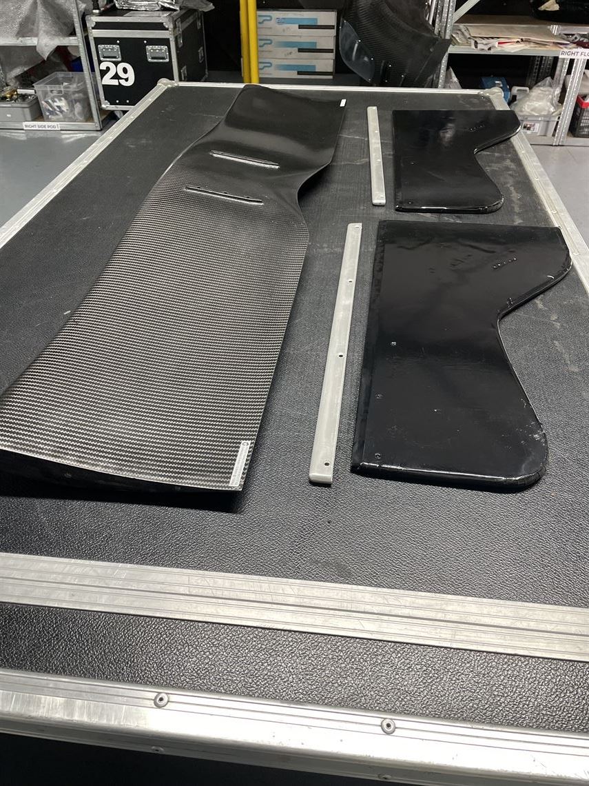 Front  carbon fiber main plane with end-plates