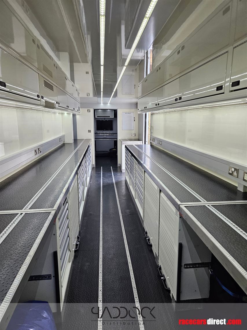 racing-trailer-wmt-invicta-racing-formula-2-i