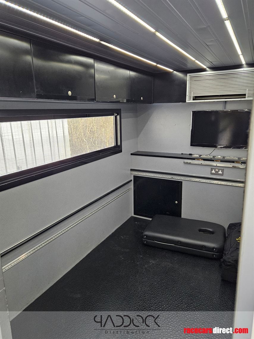 racing-trailer-wmt-invicta-racing-formula-2-i