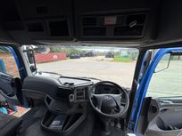 mercedes-axor-tractor-unit